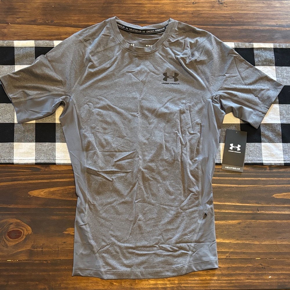 Under Armour Men's Charcoal Short Sleeve Tee heat gear compression medium FLAW